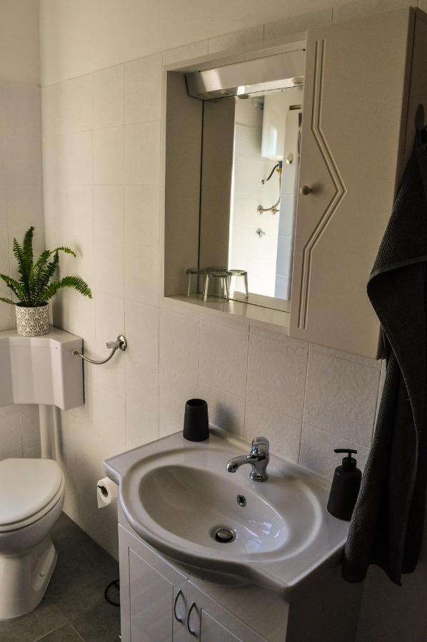 Apartman Anita 부젯 외부 사진